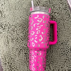 QEAGVJ 55oz Leopard Print Tumbler with Handle, Insulated Stainless Steel